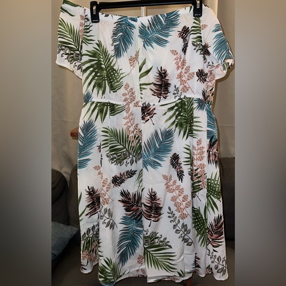 White summer dress - Picture 3 of 4